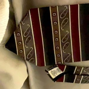 Like NEW tie
